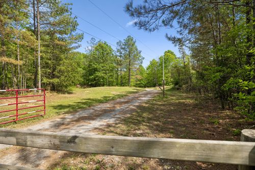 2901 Campground Rd, Nunnelly, TN, 37137-2716 | Card Image