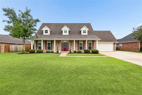 127 Magnolia Ct, Luling, LA, 70070-3211 | Card Image