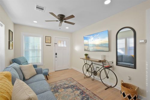 1612 N Cesar Chavez Blvd, Houston, TX, 77011 | Card Image