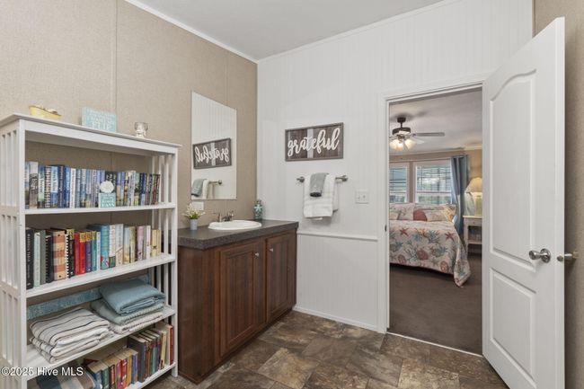 302 Bayview Dr, House other with 3 bedrooms, 2 bathrooms and 1 parking in Harkers Island NC | Image 20