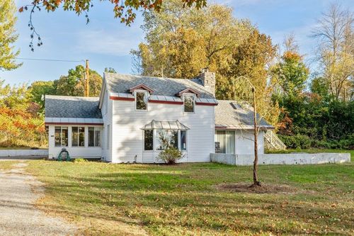 489 W Shore Rd, Isle La Motte, VT, 05463-9875 | Card Image