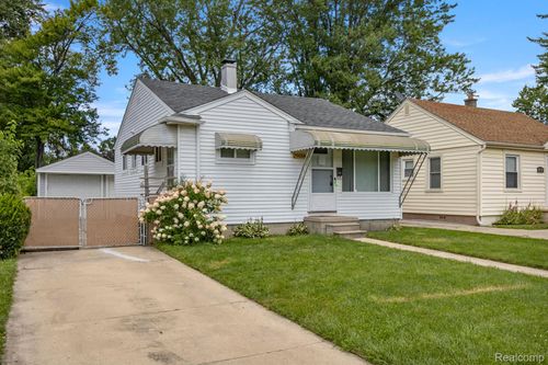 29014 Block St, Garden City, MI, 48135-2433 | Card Image