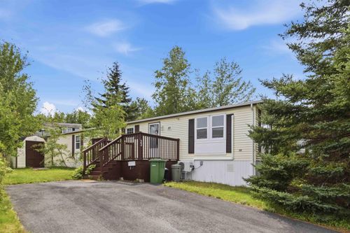 22 Yeadon Dr, House with 2 bedrooms, 1 bathrooms and 2 parking in Middle Sackville NS | Card Image