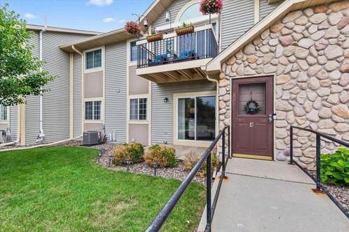 4-320 E Washington Street, Slinger, WI, 53086 | Card Image