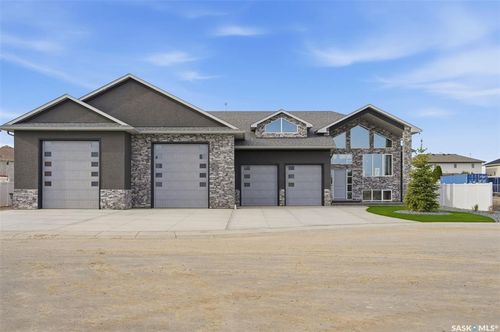 7 Loewen Crt, Warman, SK, S0K0A1 | Card Image