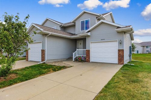 3453 Laurel Ln, Marion, IA, 52302-8000 | Card Image
