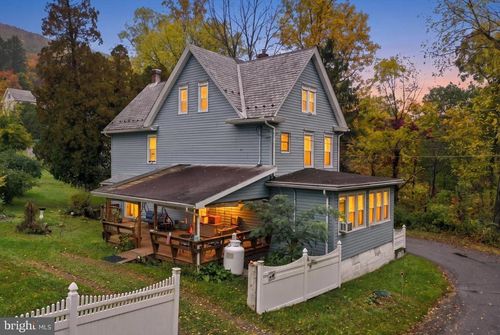 800 Carbon Street, Jim Thorpe, PA, 18229 | Card Image