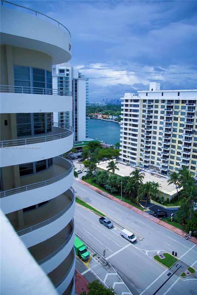 APT-1614 - 5601 Collins Ave, Home with 2 bedrooms, 2 bathrooms and null parking in Miami Beach FL | Image 16