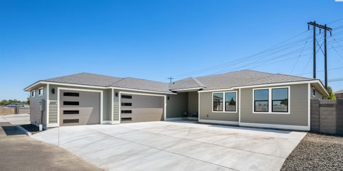 1839 S Union St, Kennewick, WA, 99338-2600 | Card Image