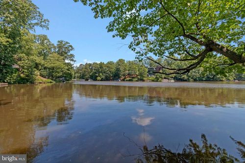 6320 Crosswoods Cir, FALLS CHURCH, VA, 22044-1302 | Card Image