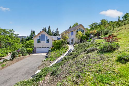 4406 San Juan Dr, Medford, OR, 97504-9343 | Card Image