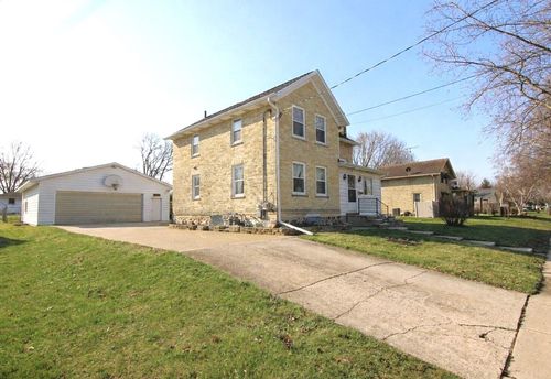 1303 S 9th St, Watertown, WI, 53094-6605 | Card Image