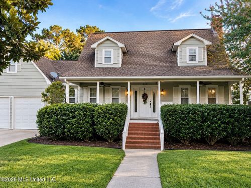 464 Cove Dr, Biloxi, MS, 39531-2002 | Card Image
