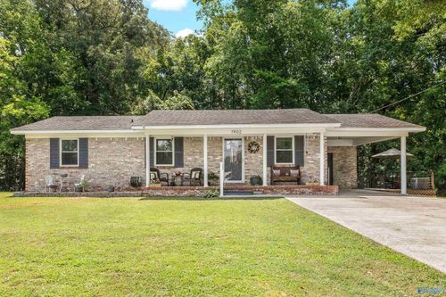 1902 Woodview Cir Sw, Hartselle, AL, 35640-6198 | Card Image