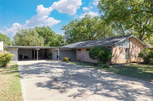 2302 11th St, Brownwood, TX, 76801-5446 | Card Image