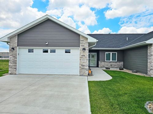 1933 Minden Drive, Columbus, NE, 68601 | Card Image