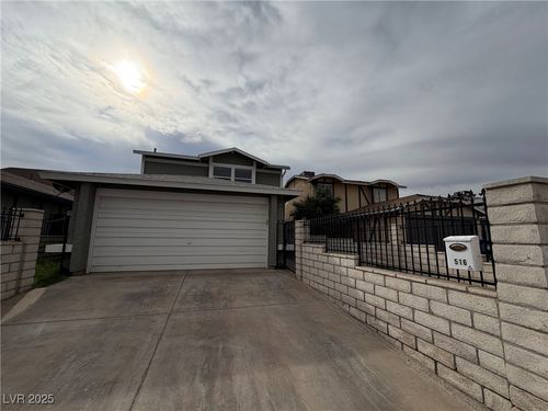 516 Inness Ave, Henderson, NV, 89011-4378 | Card Image