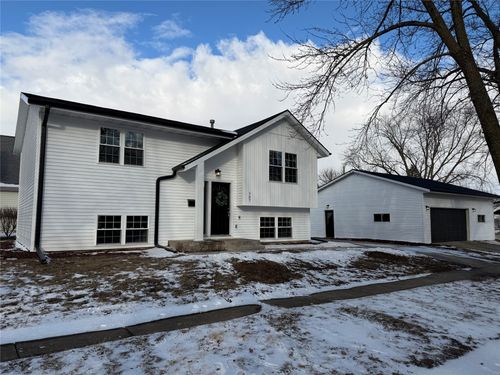 707 Cedar St, Story City, IA, 50248-1331 | Card Image