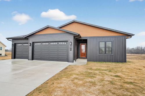 555 Lake Breeze Ln, Random Lake, WI, 53075-1261 | Card Image