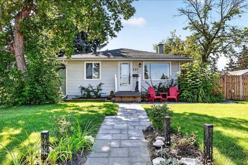 227 Lynnwood Dr Se, Calgary, AB, T2C0T1 | Card Image
