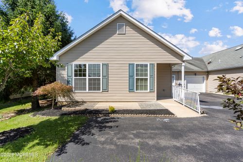 35 Fennel Ct, Manchester, NJ, 08759-5171 | Card Image