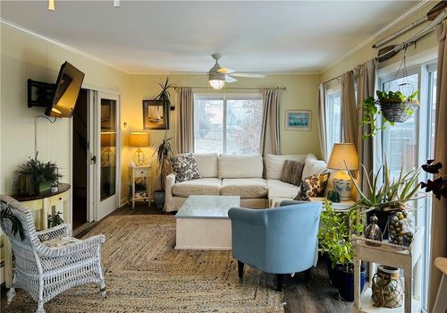 9 Mystic Ave, Riverside, RI, 02915-4730 | Card Image