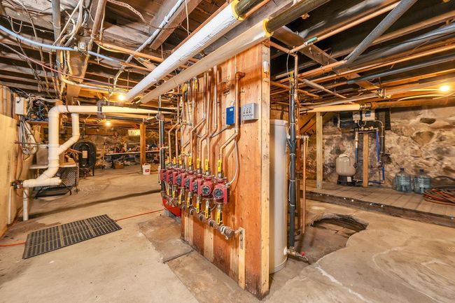959 Presidential Hwy, House other with 8 bedrooms, 8 bathrooms and null parking in Jefferson NH | Image 58