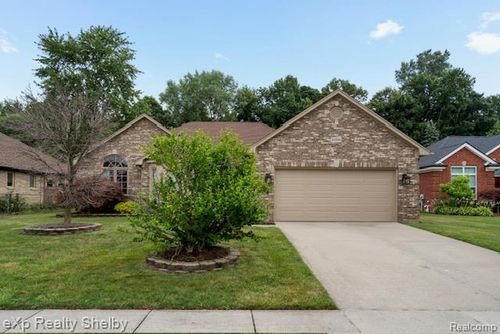 54256 Oconee Dr, Macomb, MI, 48042-6123 | Card Image