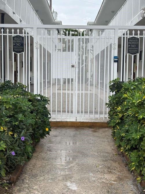 apt-3a-6890 Abbott Ave, Miami Beach, FL, 33141-3847 | Card Image