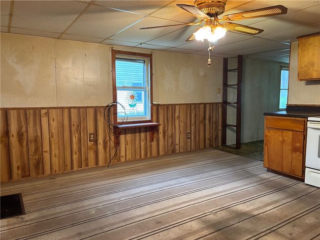 Dining area in the Kitchen | Image 10