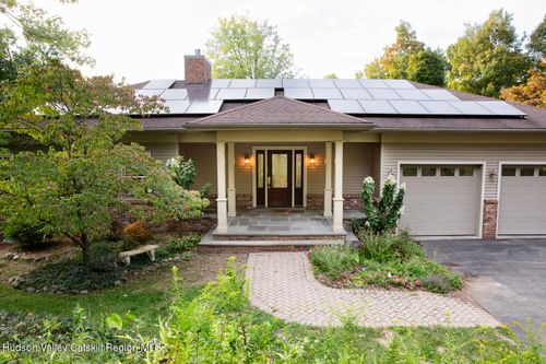 40 Lakeview Ave, Kingston, NY, 12401-4710 | Card Image