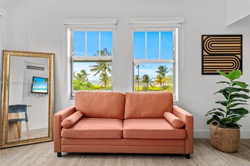 d302-1060 Ocean Dr, Miami Beach, FL, 33139-5014 | Card Image