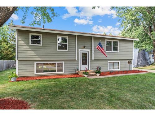 681 Utah Ave, New Richmond, WI, 54017-1043 | Card Image