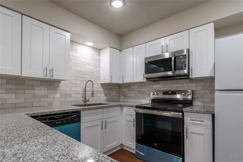 12046 Beechnut St, Houston, TX, 77072-4040 | Card Image