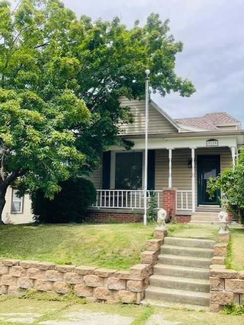 3119 Seneca St, Saint Joseph, MO, 64507-1758 | Card Image