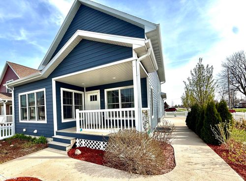 12 Garden Cottage Ln, Grinnell, IA, 50112-2302 | Card Image