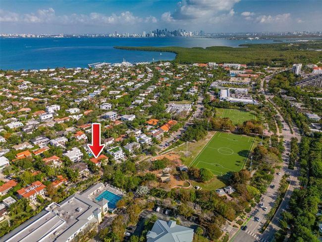 B - 464 Fernwood Rd, Townhouse with 3 bedrooms, 3 bathrooms and null parking in Key Biscayne FL | Image 46