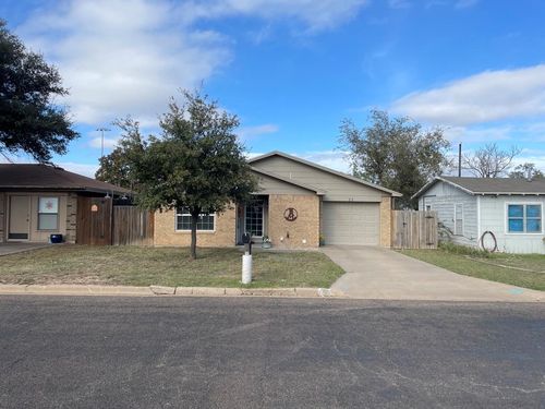 22 E 42nd St, San Angelo, TX, 76903-1617 | Card Image