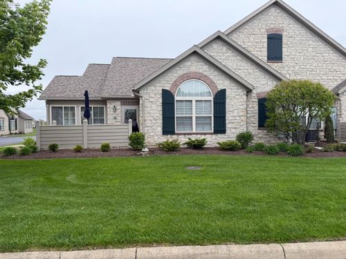 2749 Canterbury Cir, Port Clinton, OH, 43452 | Card Image