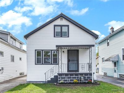 69 Hastings Avenue, House other with 5 bedrooms, 1 bathrooms and null parking in Buffalo NY | Image 2