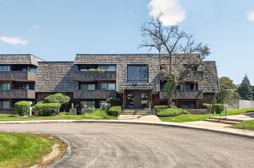 105c-513 Timber Ridge Dr, Carol Stream, IL, 60188-2839 | Card Image