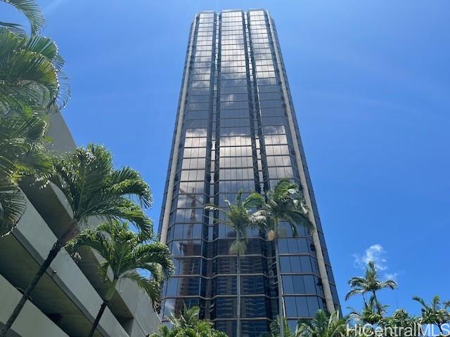 Kaheka St, Honolulu, HI 96814 #1