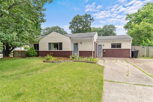 300 Garrison Place, Virginia Beach, VA, 23452 | Card Image