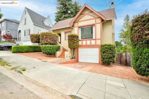 733 Grosvenor Pl, Oakland, CA, 94610-2505 | Card Image