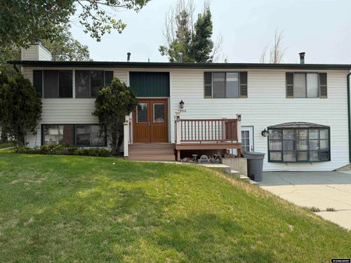 1050 Truman St, Rock Springs, WY, 82901-4914 | Card Image