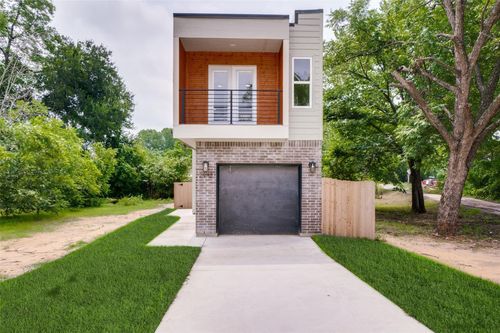 2432 Saint Clair Dr, Dallas, TX, 75215-5352 | Card Image