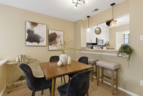 apt-16-11821 Bittern Holw, Austin, TX, 78758-3510 | Card Image