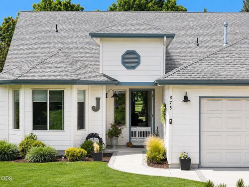 875 Hanks St, Klamath Falls, OR, 97601-1244 | Card Image