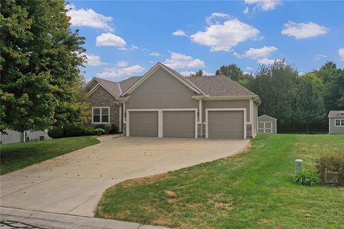 15373 Bradfort Ct, Basehor, KS, 66007-7405 | Card Image