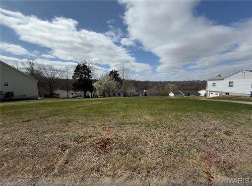 1083 Bieker Road, Washington, MO, 63090 | Card Image